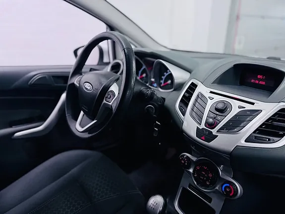 Ford Fiesta 2011 photo 5
