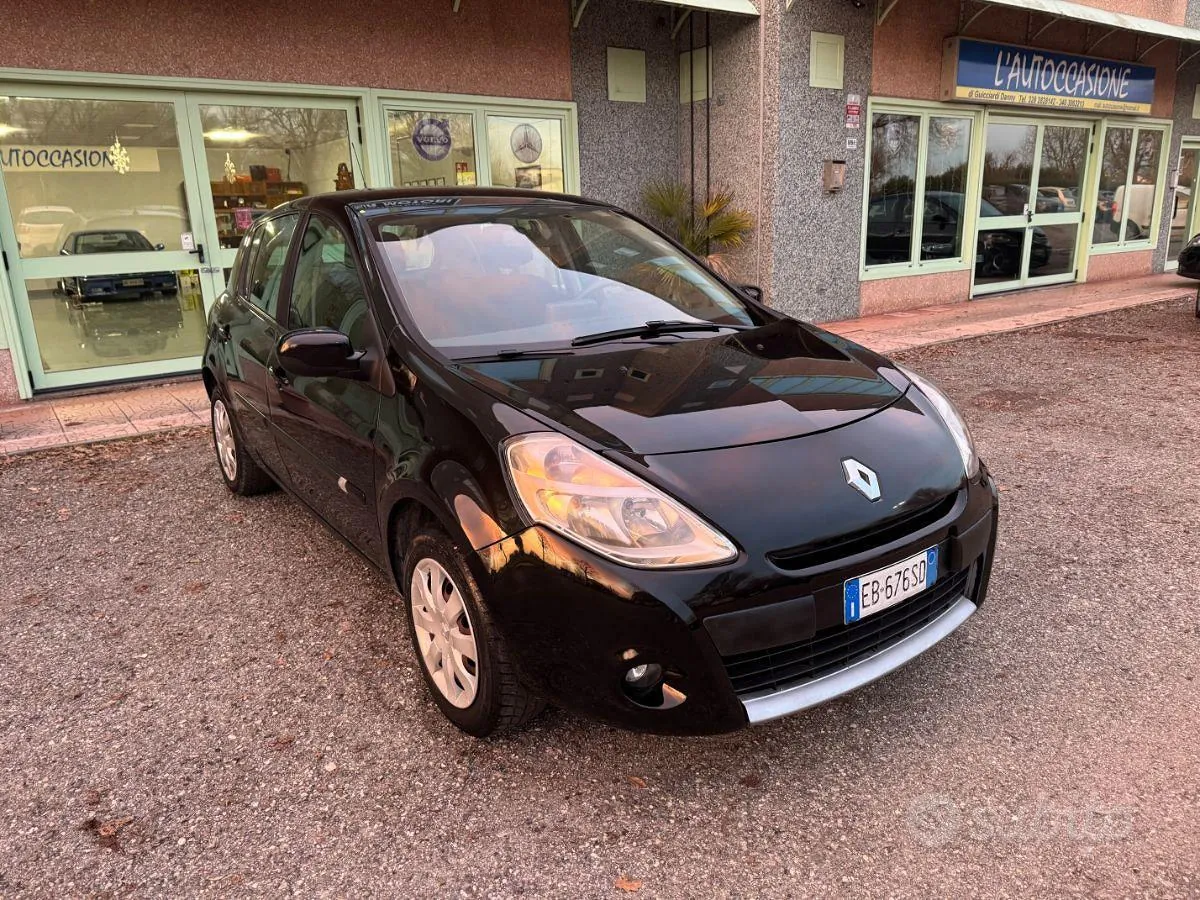 Renault Clio 2011 photo 3