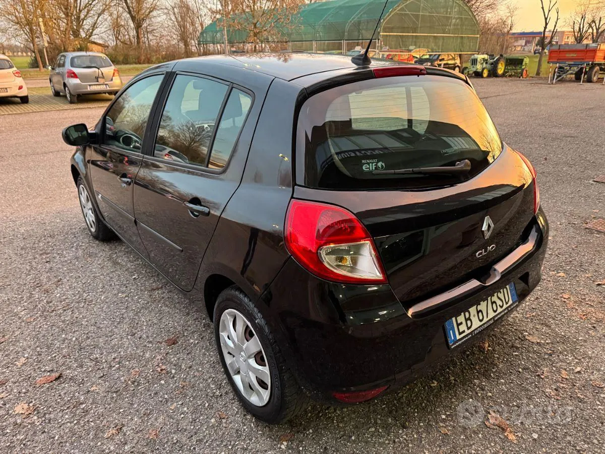 Renault Clio 2011 photo 4