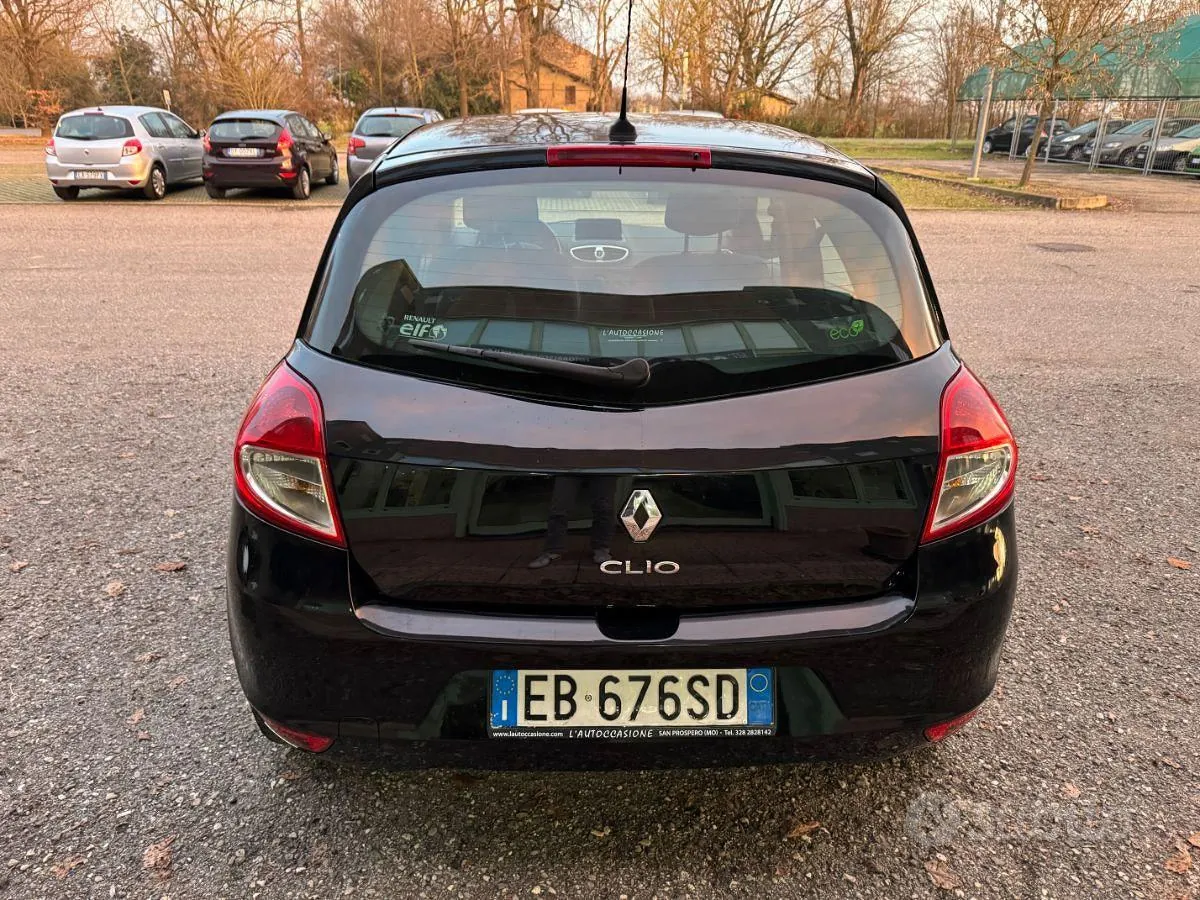 Renault Clio 2011 photo 5