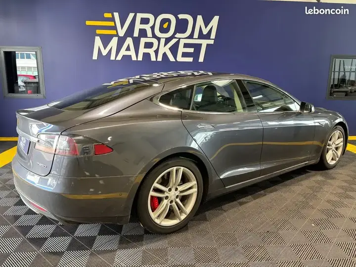 Tesla Model S 2015 photo 4