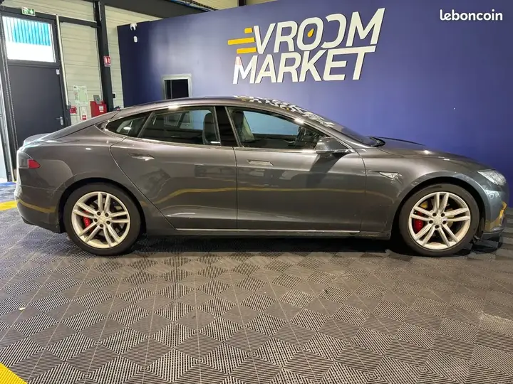 Tesla Model S 2015 photo 5