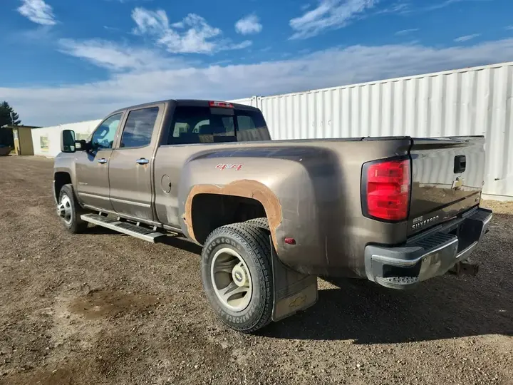 Chevrolet Silverado 3500Hd 2015 photo 3
