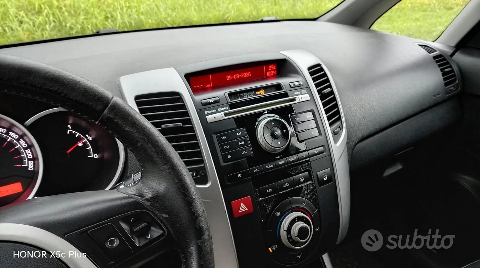 Kia Venga 2010 photo 5
