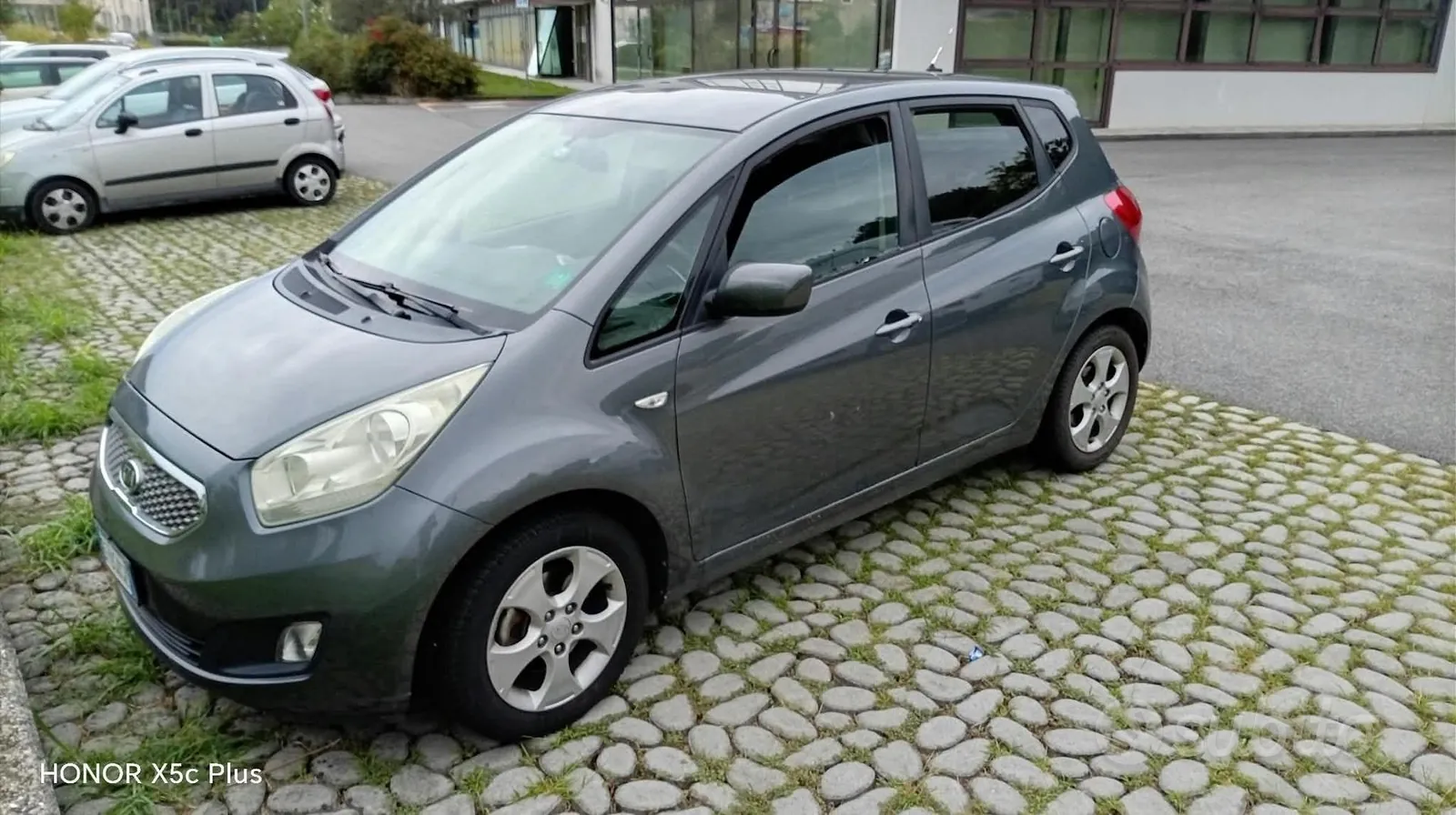 Kia Venga 2010 photo 3