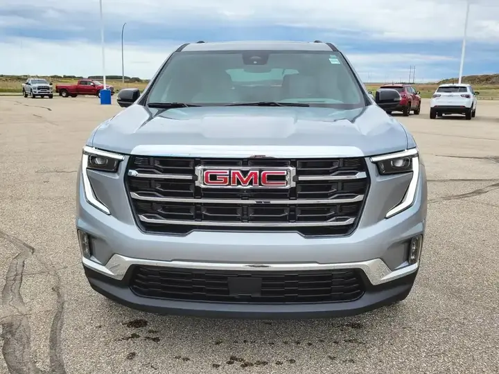 GMC Acadia 2024 photo 2
