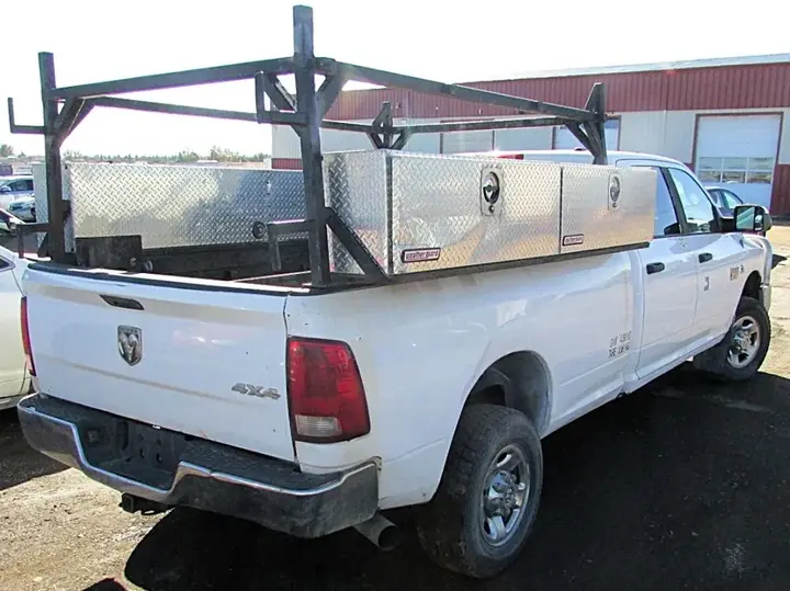 Dodge Ram 3500 2011 photo 4