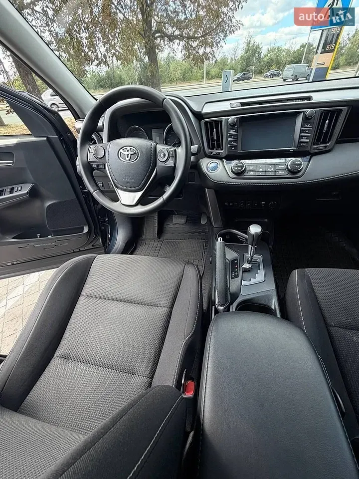 Toyota Rav4 2017 photo 5