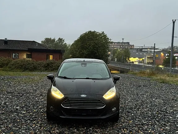 Ford Fiesta 2014 photo 2