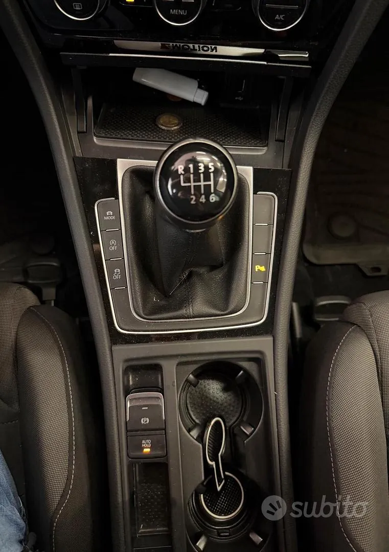 Volkswagen Golf 2023 photo 4