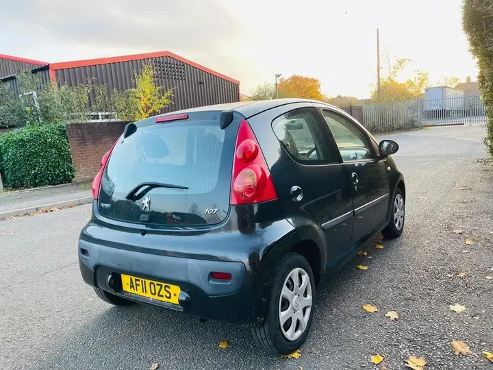 Peugeot 107 2011 photo 5