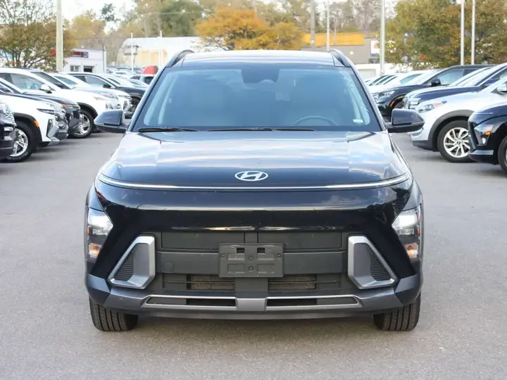 Hyundai Kona 2025 photo 2