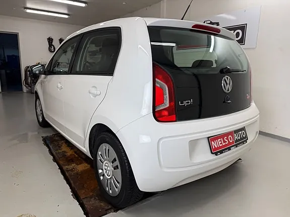 Volkswagen Up 2013 photo 3