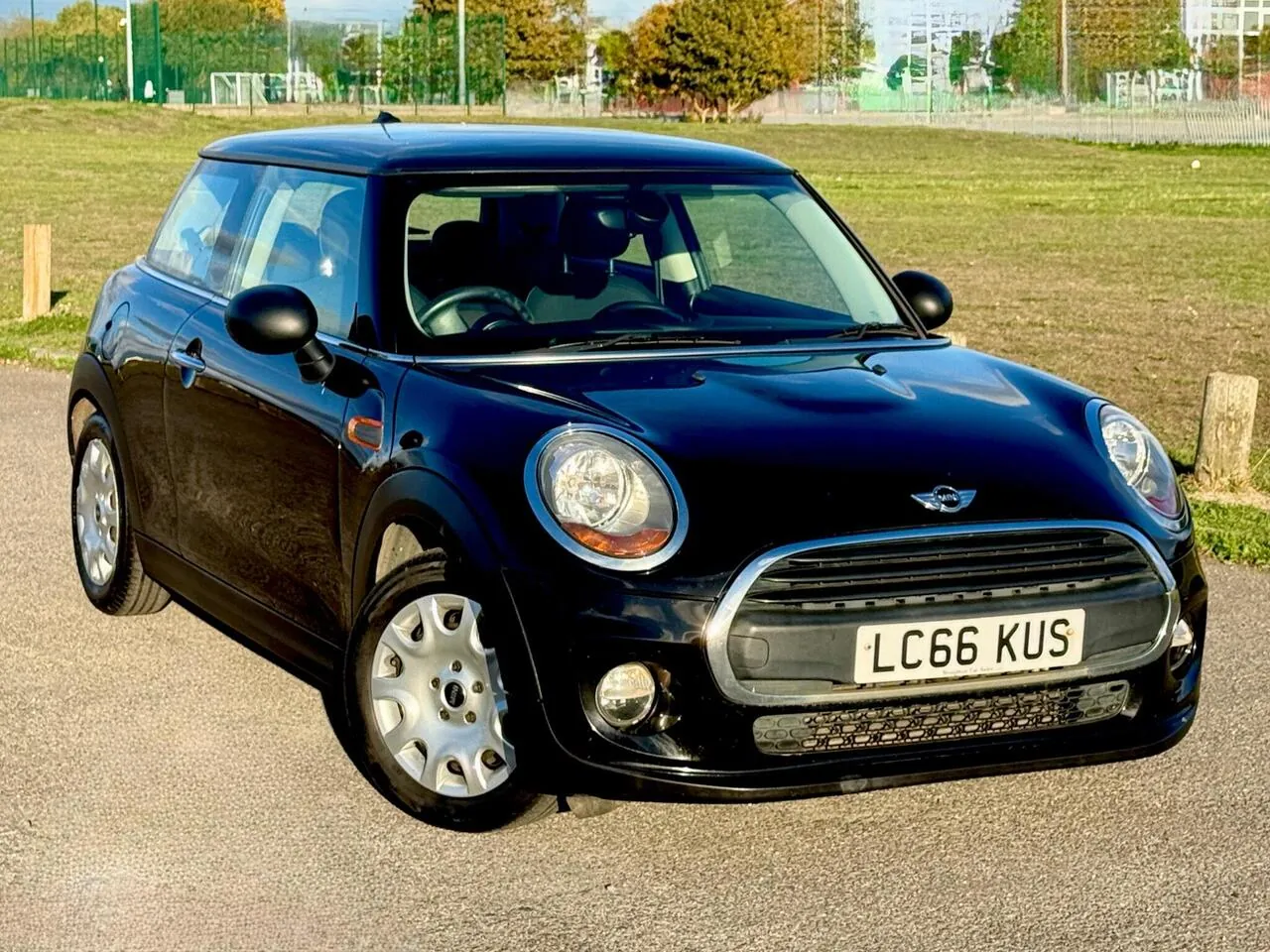 Mini Hatch 2016 photo 4