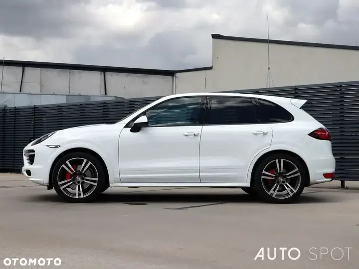 Porsche Cayenne 2013 photo 2