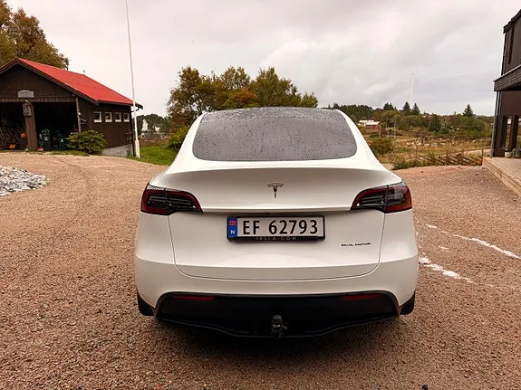 Tesla Model Y 2023 photo 5