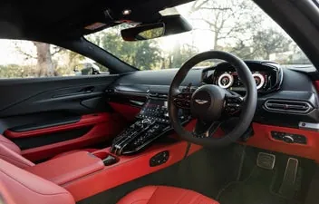 Aston Martin Vantage 2026 photo 4
