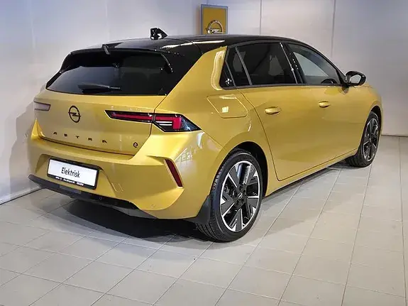 Opel Astra 2024 photo 2