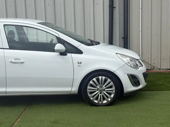 Vauxhall Corsa 2011 photo 4