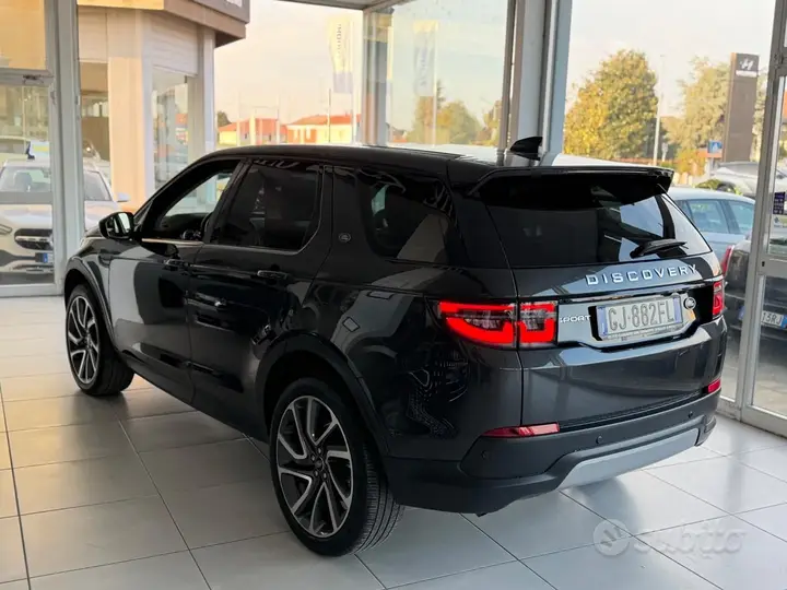 Land Rover Discovery Sport 2022 photo 4