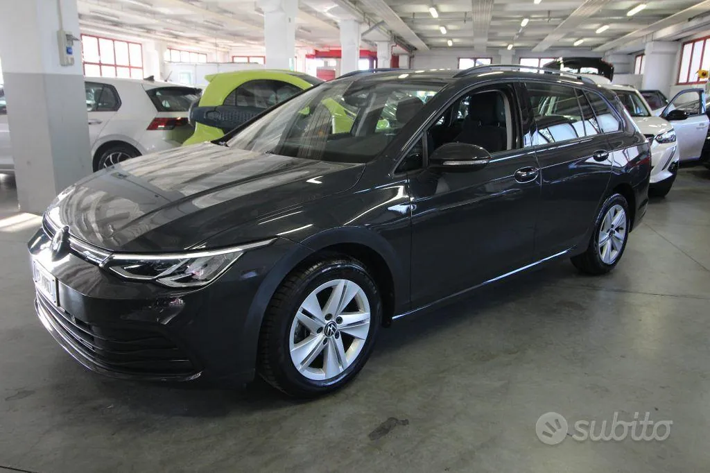 Volkswagen Golf 2022 photo 2