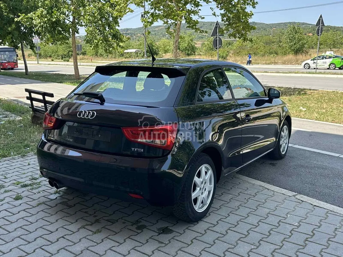 Audi A1 2010 photo 5