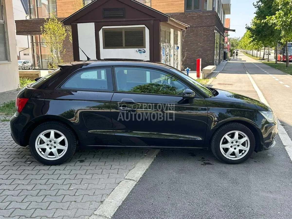 Audi A1 2010 photo 4