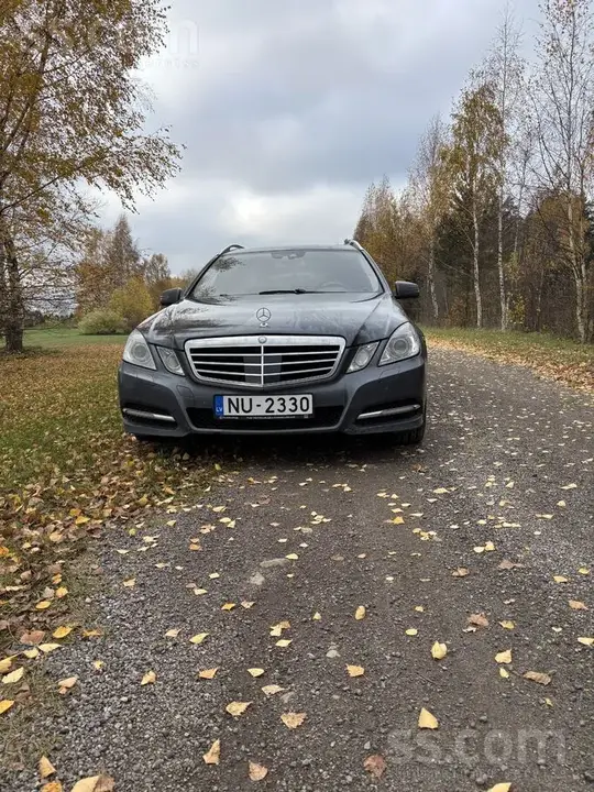 Mercedes-Benz E300 2011 photo 5