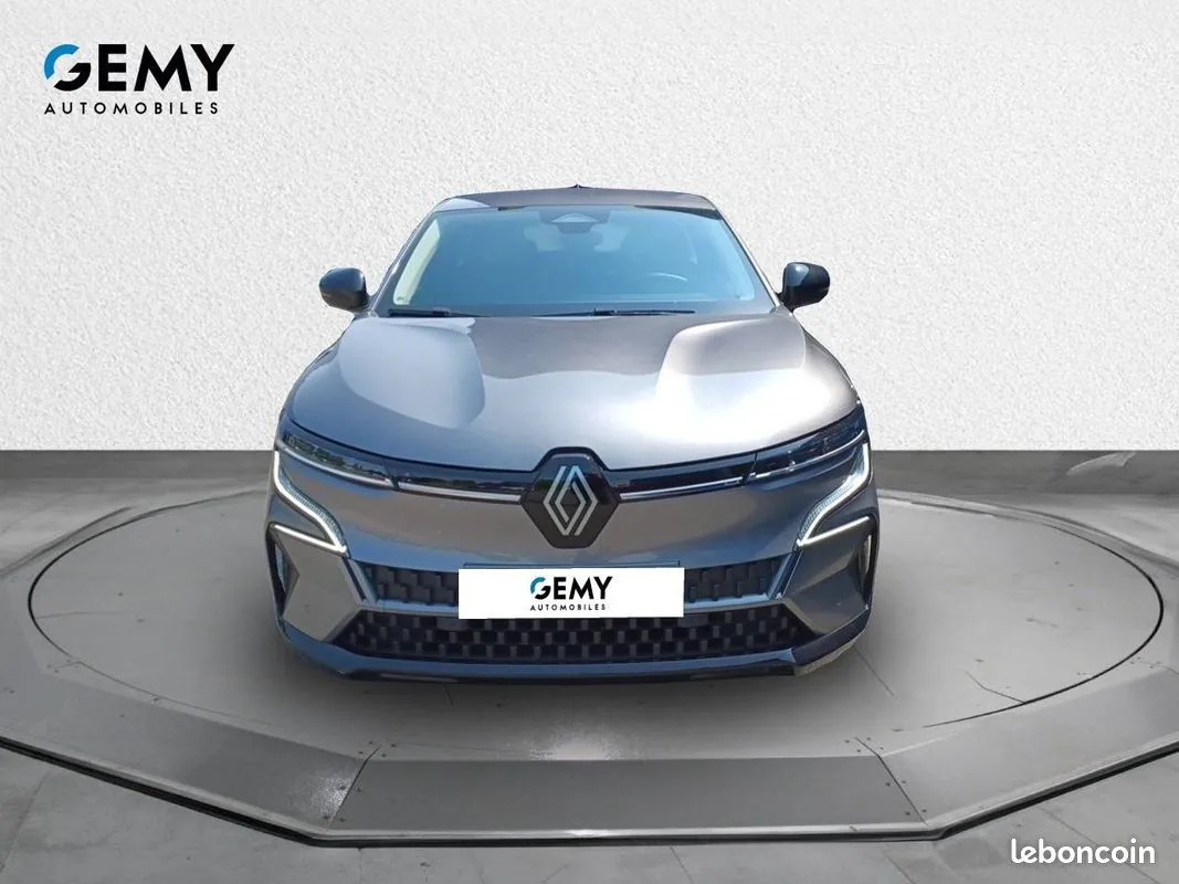 Renault Megane 2023 photo 2