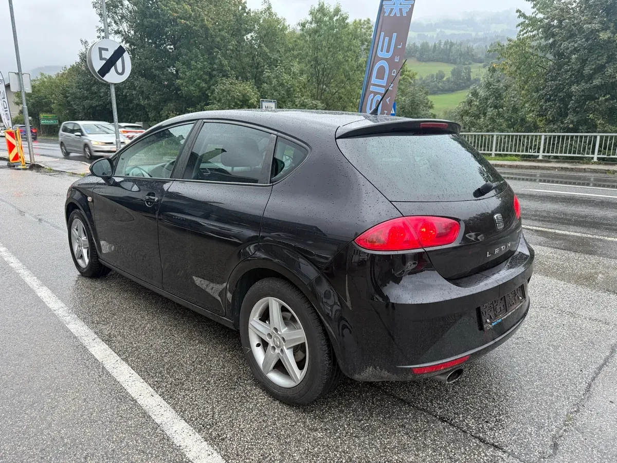 Seat Leon 2010 photo 3