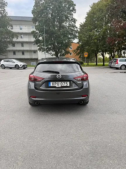 Mazda 3 2017 photo 2