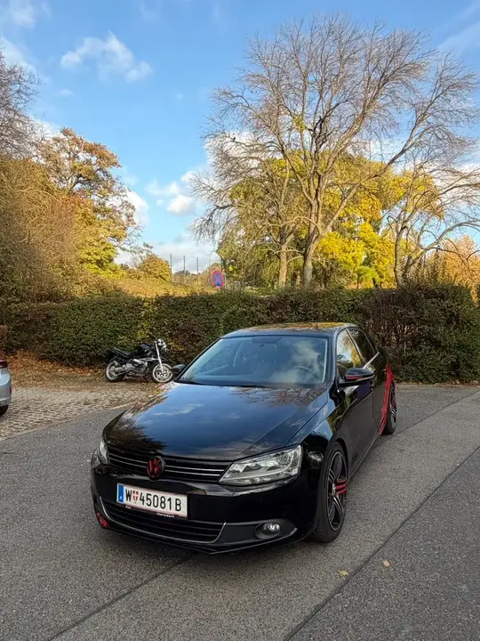 Volkswagen Jetta 2012 photo 2
