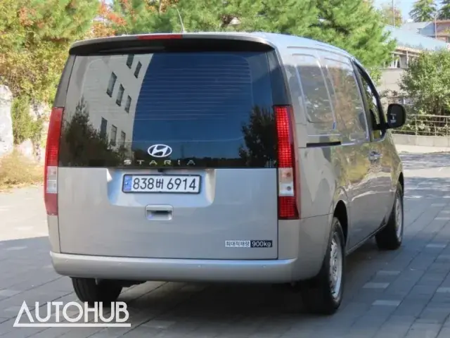 Hyundai Staria 2025 photo 3