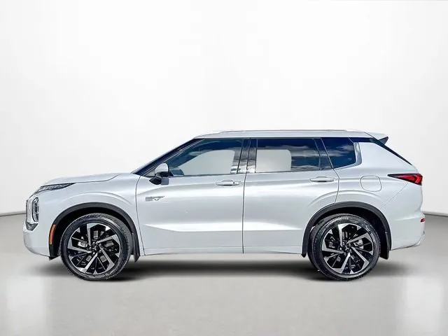 Mitsubishi Outlander 2024 photo 2