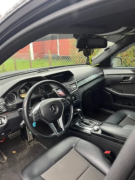 Mercedes-Benz E200 2011 photo 3