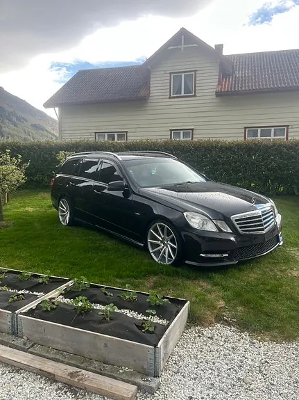Mercedes-Benz E200