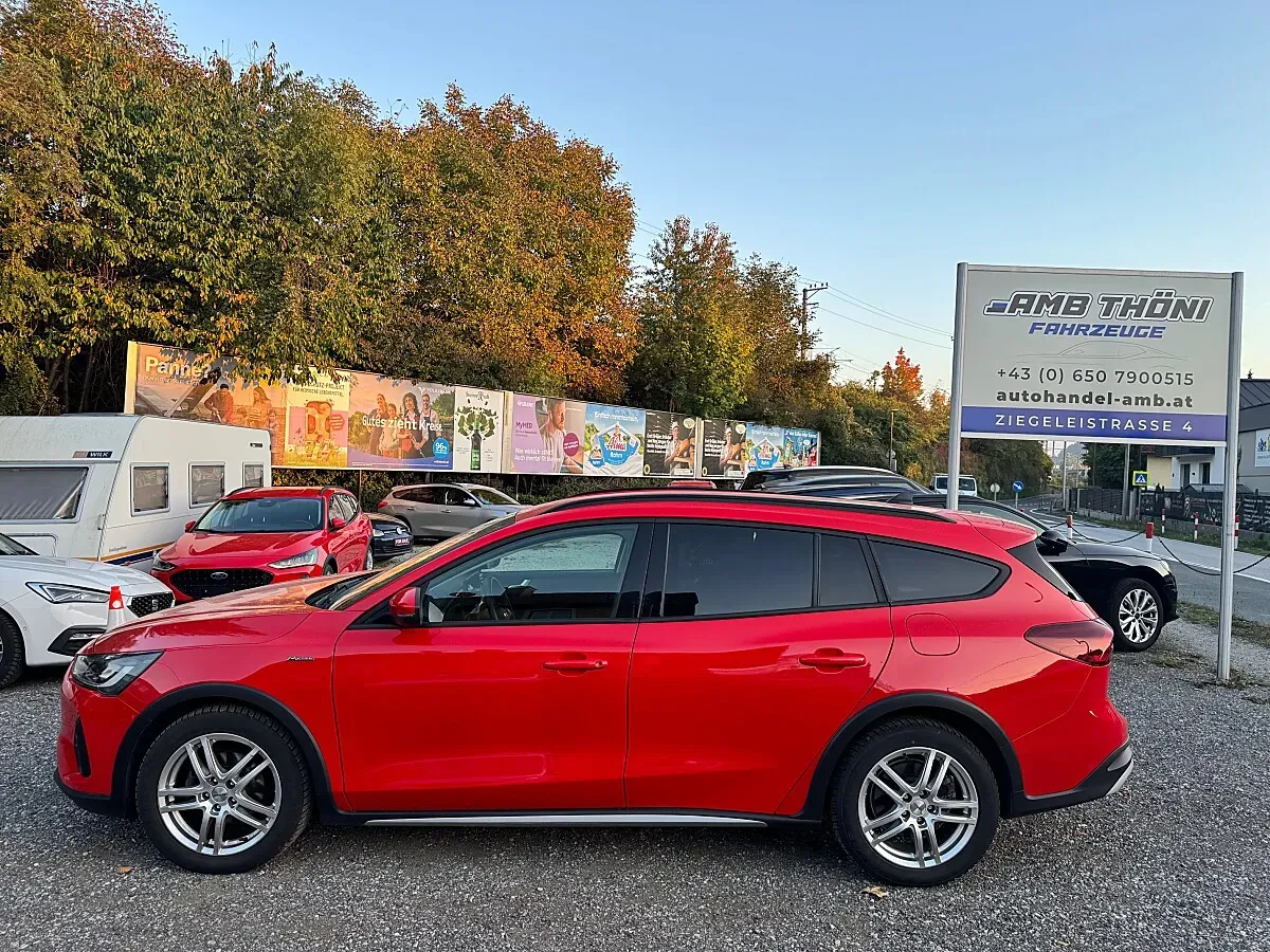 Ford Focus 2023 photo 3