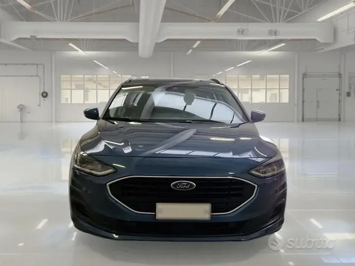 Ford Focus 2022 photo 2