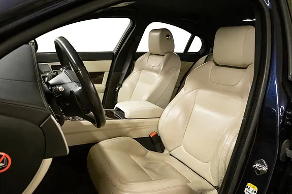 Jaguar Xf 2015 photo 3