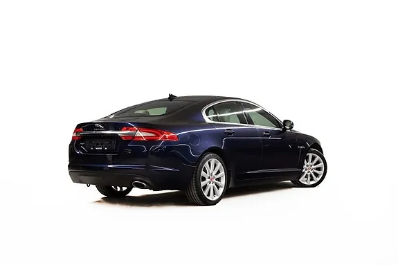 Jaguar Xf 2015 photo 2