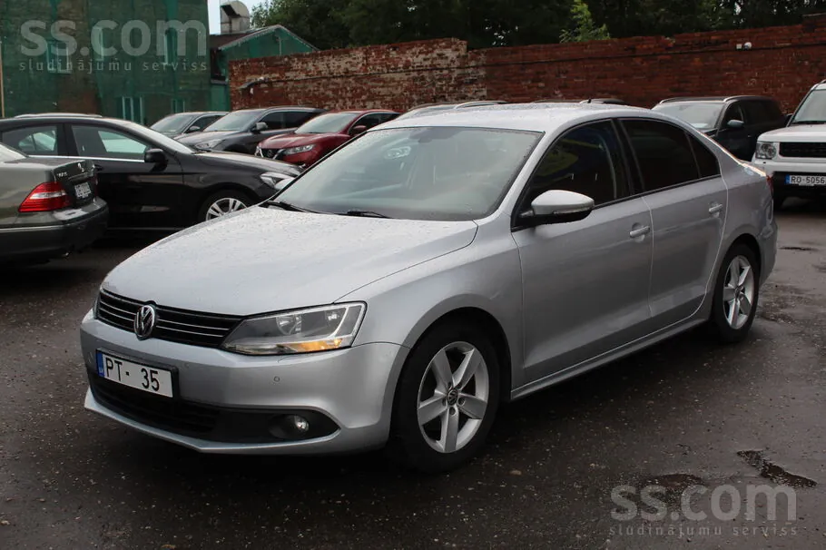 Volkswagen Jetta 2013 photo 2
