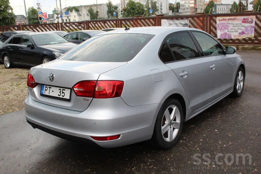 Volkswagen Jetta 2013 photo 4