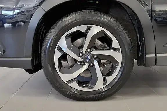 Subaru Forester 2023 photo 3