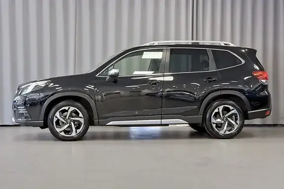 Subaru Forester 2023 photo 2
