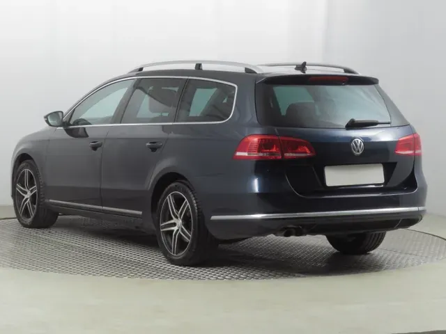 Volkswagen Passat Variant 2014 photo 3