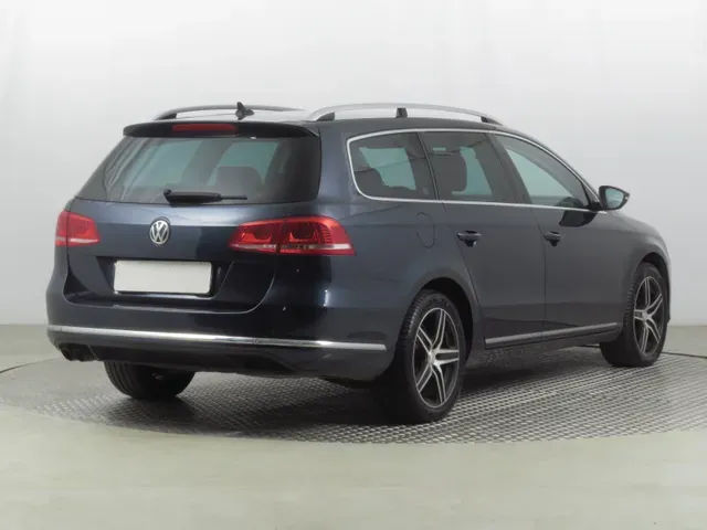 Volkswagen Passat Variant 2014 photo 4
