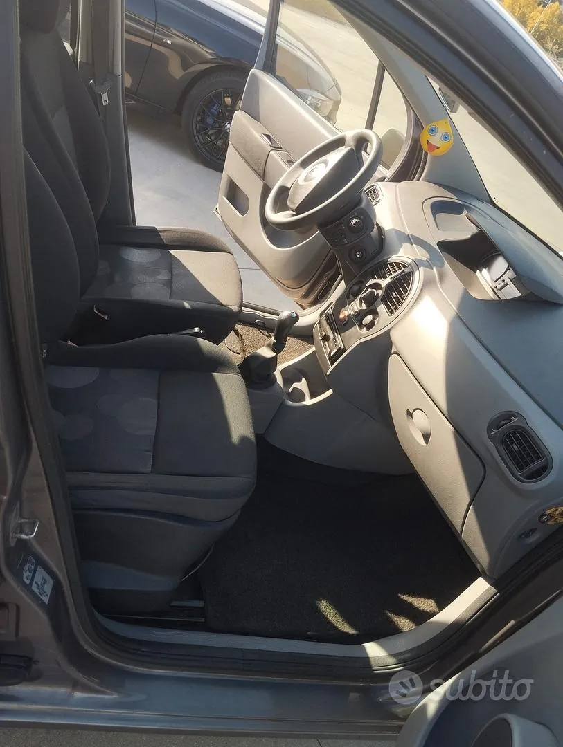 Renault Modus 2011 photo 5
