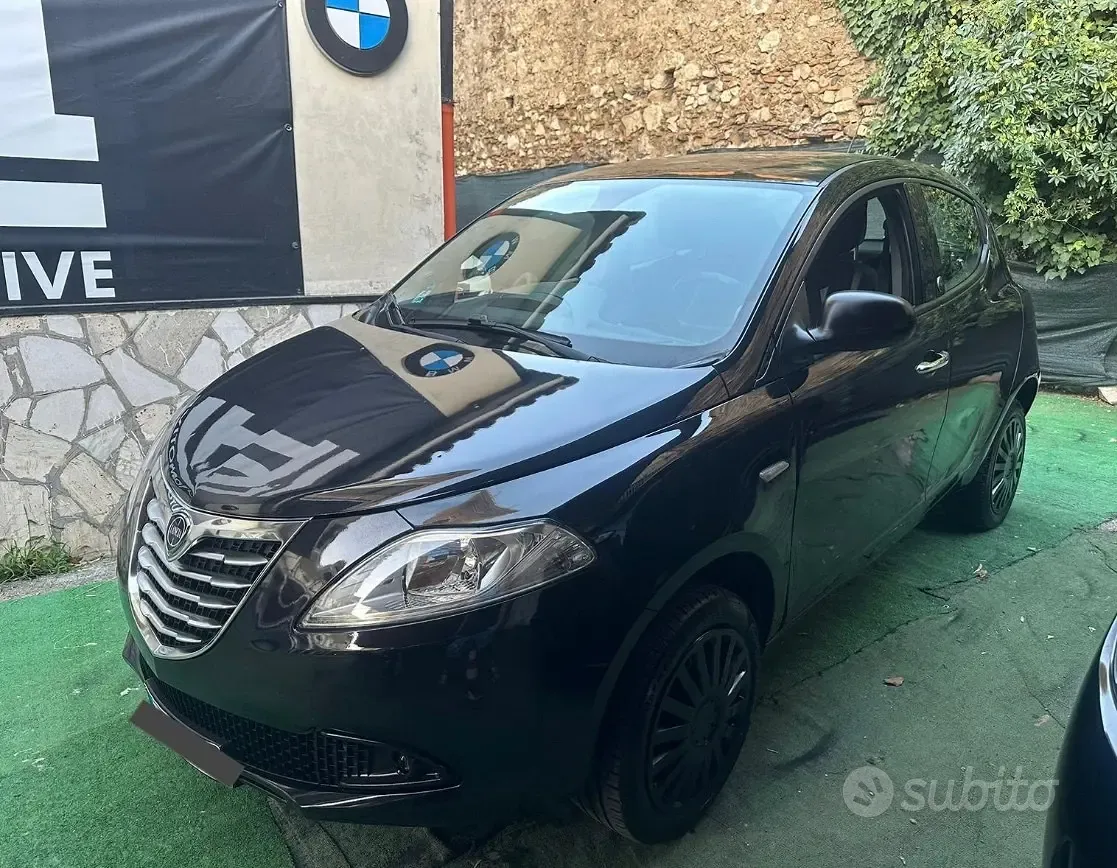 Lancia Ypsilon