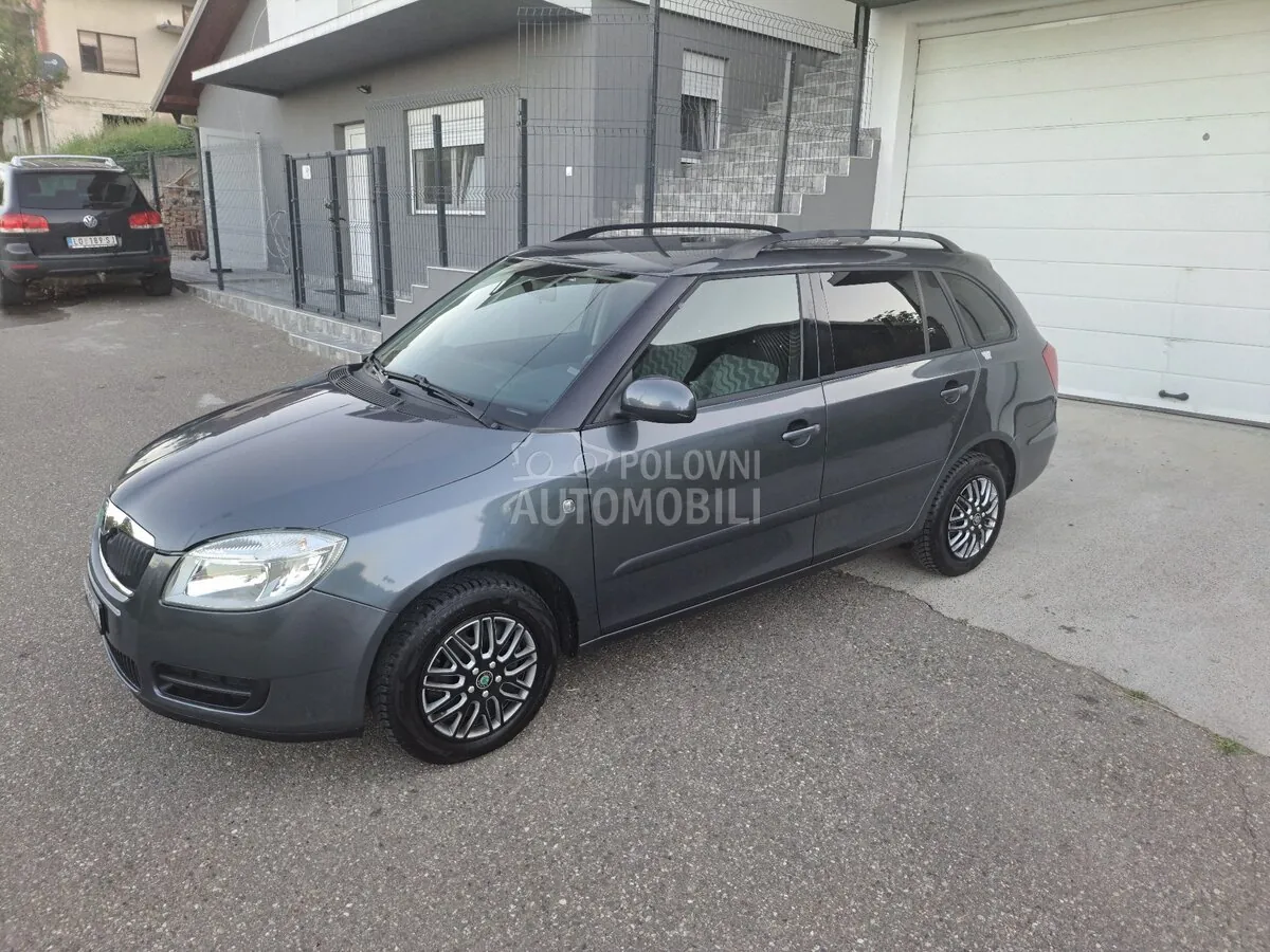 Skoda Fabia 2010 photo 5
