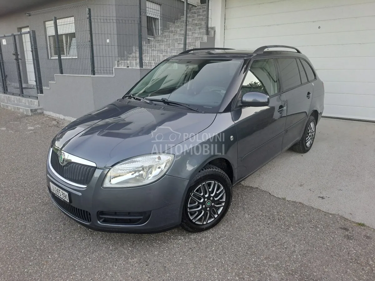 Skoda Fabia 2010 photo 3